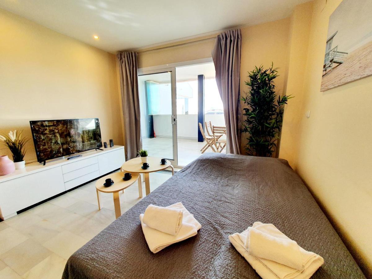 Cozy Apartment On The Beach Sitio de Calahonda Exterior photo